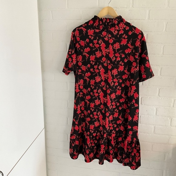 Zara Mini dress High neckline Half sleeve Tiered Ruffle Black Red M Oversized - Picture 7 of 12